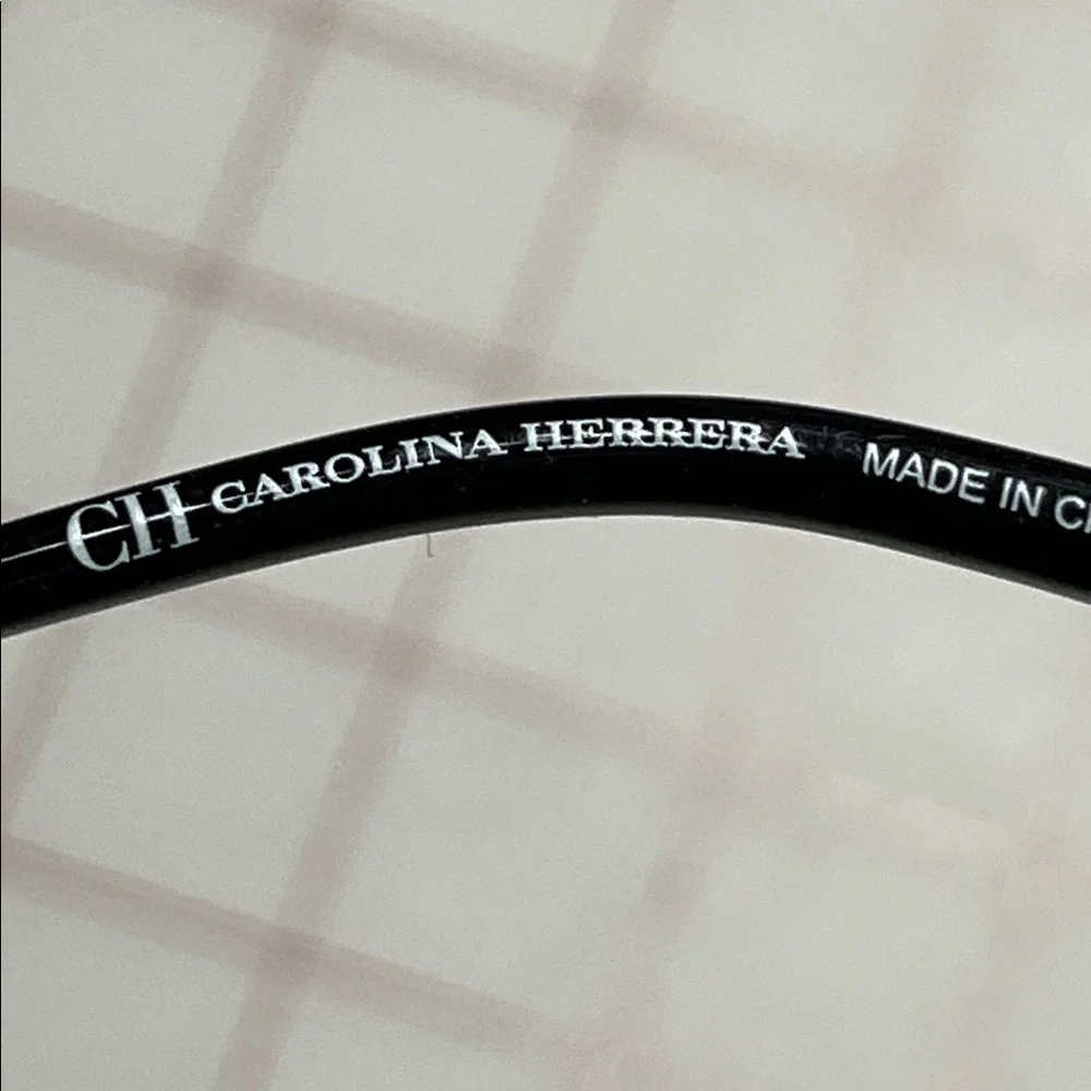 CAROLINA HERRERA NWOT VHE 728K Modern Cat Eye 53-15-135 BLK/Gold Eyeglass Frame